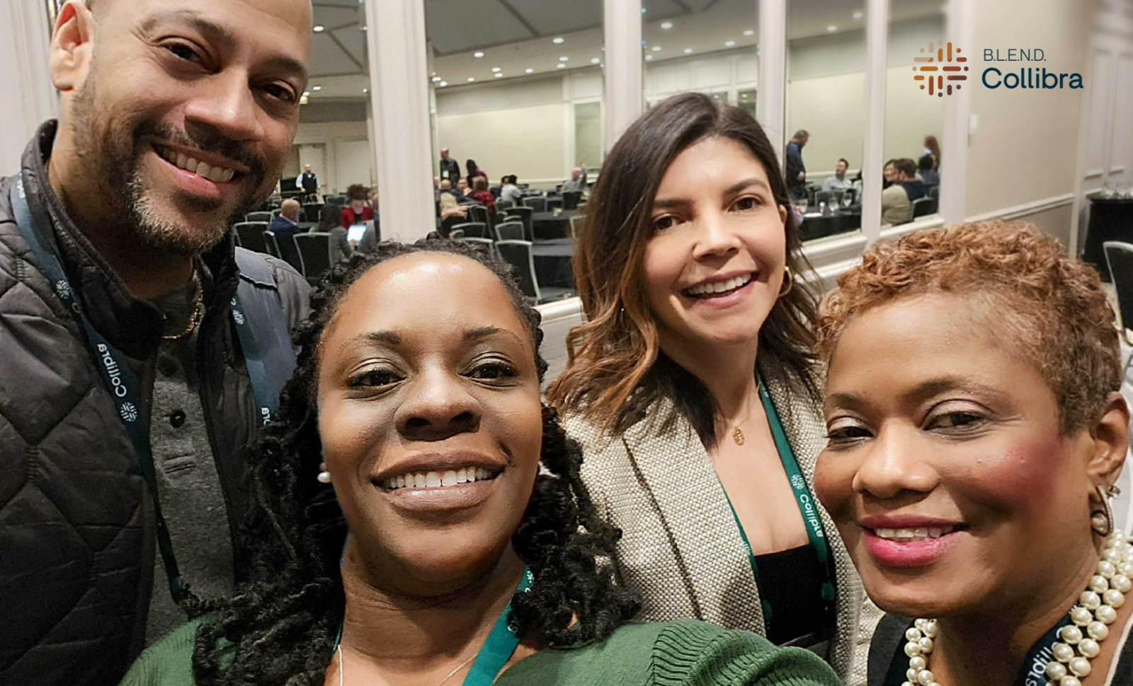Collibra BLEND社区亚愽视频的四位领导人，包括博客作者帕梅拉·琼斯(Pamela Jones)，在照片中微笑着。